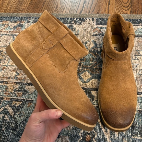 NEW UGG | Josefene Cuff Boot‎ Sz 8.5 - Picture 1 of 7